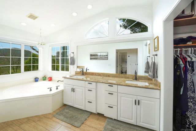 24563 Del Amo Rd, Ramona, CA 92065