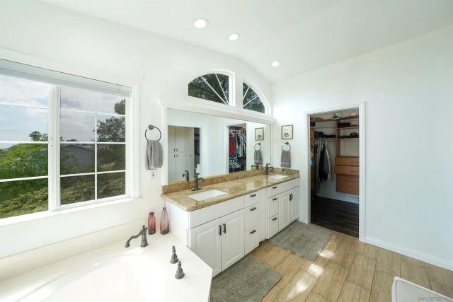 24563 Del Amo Rd, Ramona, CA 92065