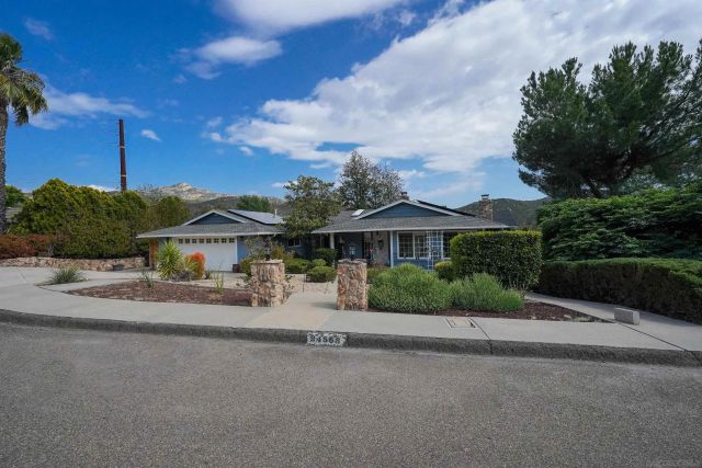 24563 Del Amo Rd, Ramona, CA 92065