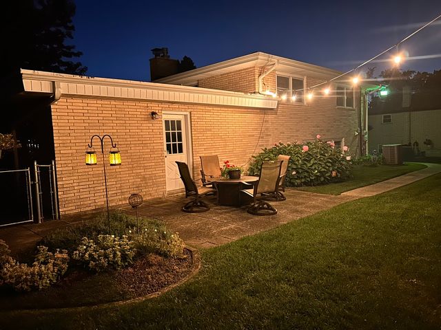 12449 S Mcvickers Avenue, Palos Heights, IL 60463