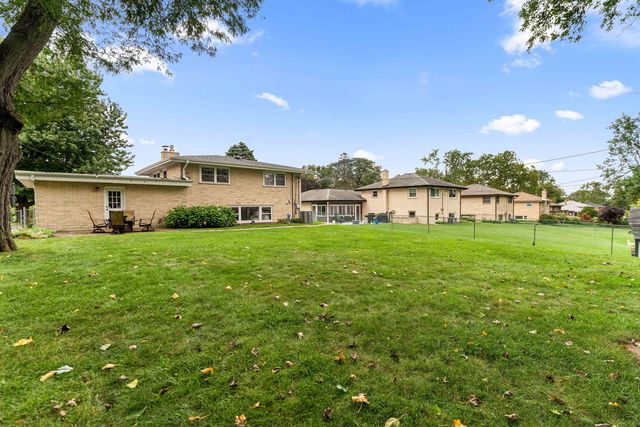 12449 S Mcvickers Avenue, Palos Heights, IL 60463