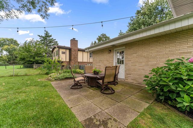 12449 S Mcvickers Avenue, Palos Heights, IL 60463