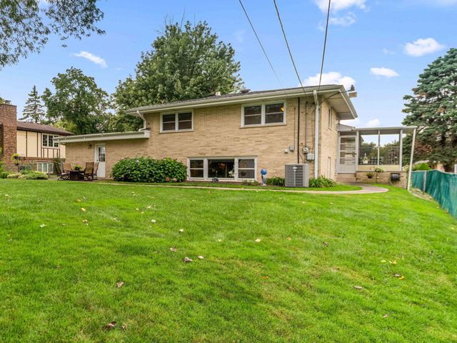 12449 S Mcvickers Avenue, Palos Heights, IL 60463