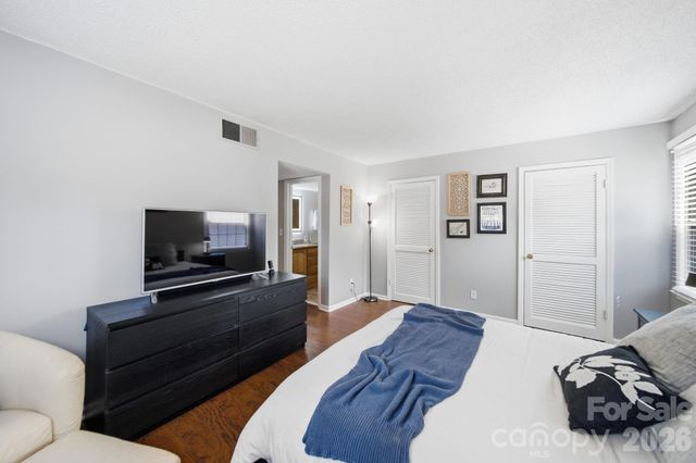 4739 Hedgemore Drive N, Charlotte, NC 28209