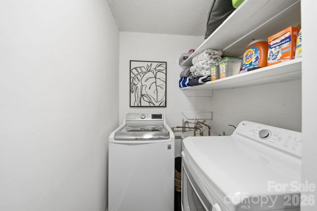 4739 Hedgemore Drive N, Charlotte, NC 28209