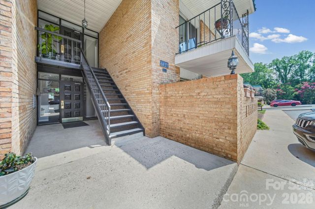 4739 Hedgemore Drive N, Charlotte, NC 28209