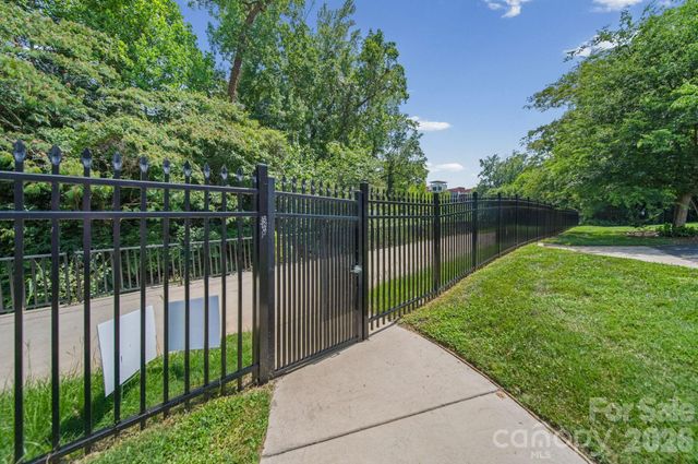 4739 Hedgemore Drive N, Charlotte, NC 28209