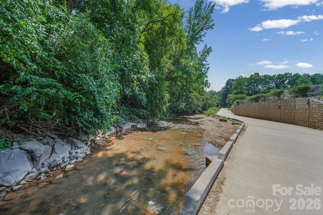 4739 Hedgemore Drive N, Charlotte, NC 28209
