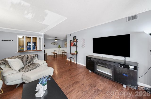 4739 Hedgemore Drive N, Charlotte, NC 28209