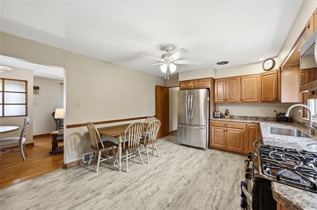 2207 Ridgevue Ave, Aliquippa, PA 15001