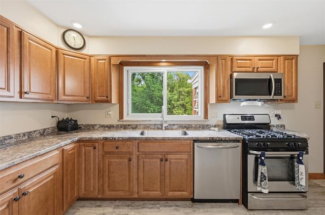 2207 Ridgevue Ave, Aliquippa, PA 15001