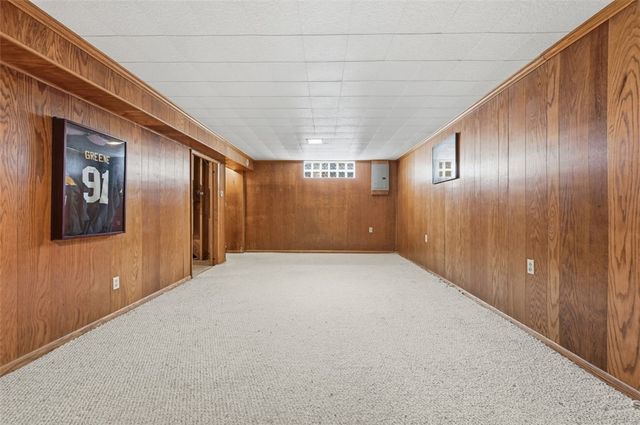 2207 Ridgevue Ave, Aliquippa, PA 15001