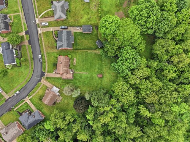 2207 Ridgevue Ave, Aliquippa, PA 15001