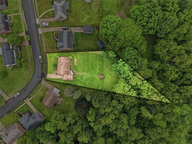 2207 Ridgevue Ave, Aliquippa, PA 15001