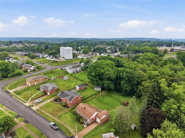 2207 Ridgevue Ave, Aliquippa, PA 15001