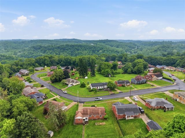 2207 Ridgevue Ave, Aliquippa, PA 15001