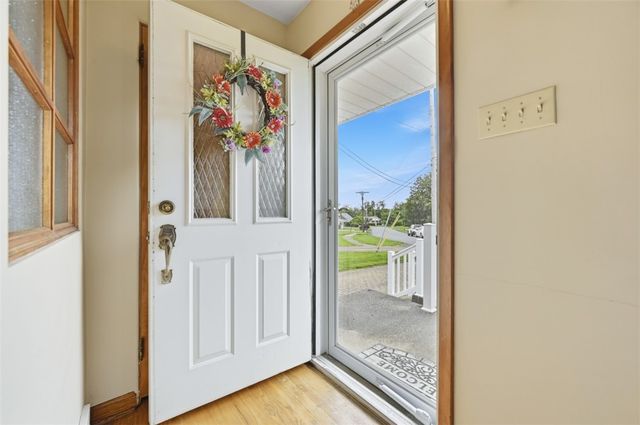 2207 Ridgevue Ave, Aliquippa, PA 15001