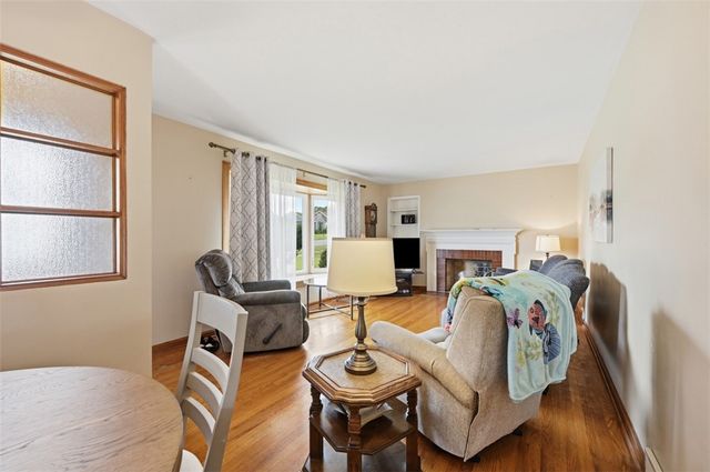 2207 Ridgevue Ave, Aliquippa, PA 15001