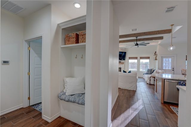 1501 Kenwood Dr, Aransas Pass, TX 78336