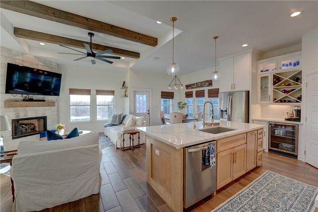 1501 Kenwood Dr, Aransas Pass, TX 78336