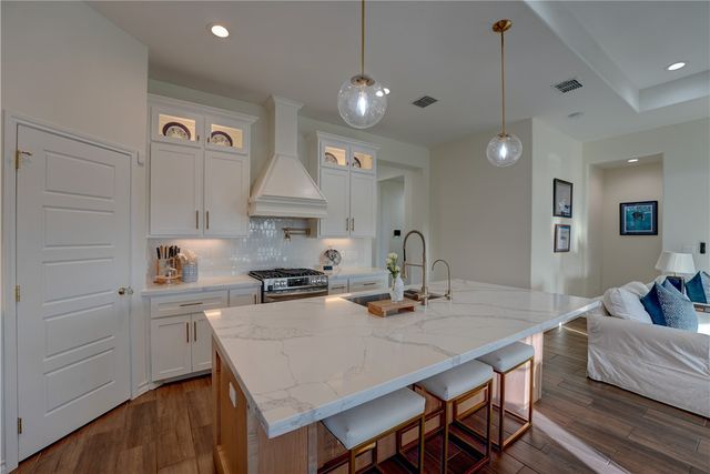 1501 Kenwood Dr, Aransas Pass, TX 78336