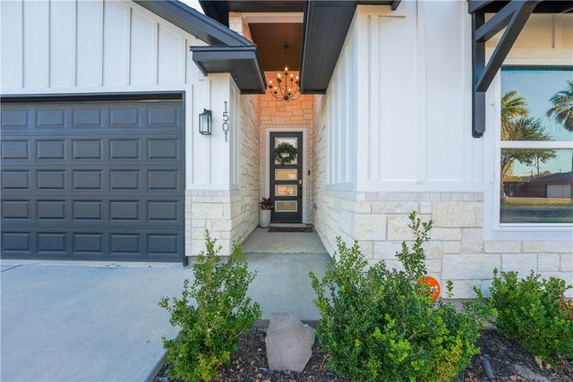 1501 Kenwood Dr, Aransas Pass, TX 78336