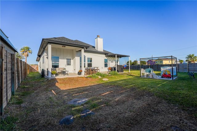 1501 Kenwood Dr, Aransas Pass, TX 78336