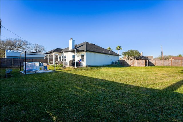 1501 Kenwood Dr, Aransas Pass, TX 78336
