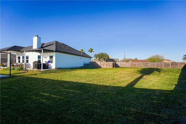 1501 Kenwood Dr, Aransas Pass, TX 78336