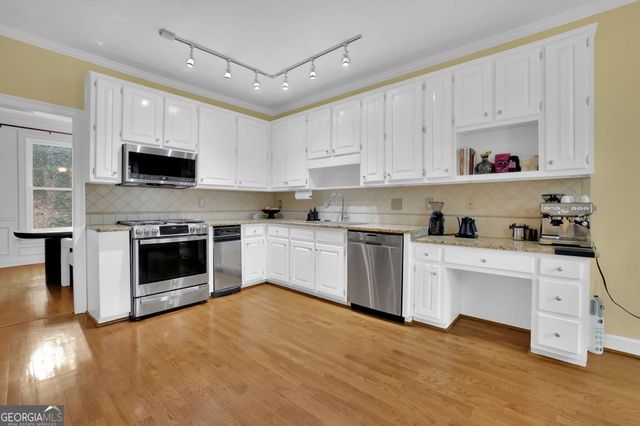 7155 Roswell Road 14, Sandy Springs, GA 30328