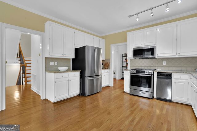 7155 Roswell Road 14, Sandy Springs, GA 30328