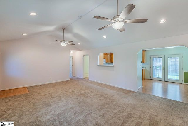 301 S Cassidy Way, Campobello, SC 29322