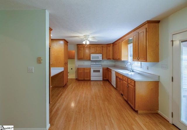 301 S Cassidy Way, Campobello, SC 29322