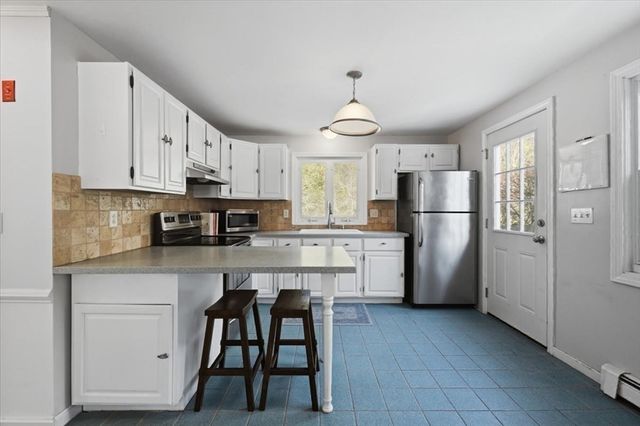 7 Oak St, Marion, MA 02738