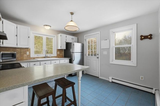 7 Oak St, Marion, MA 02738