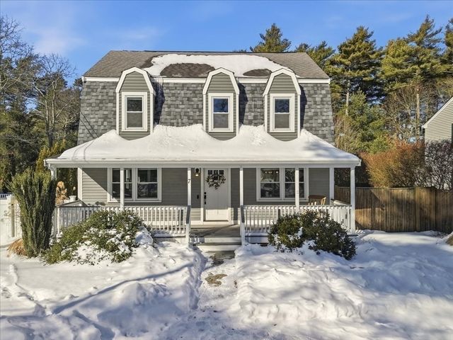 7 Oak St, Marion, MA 02738