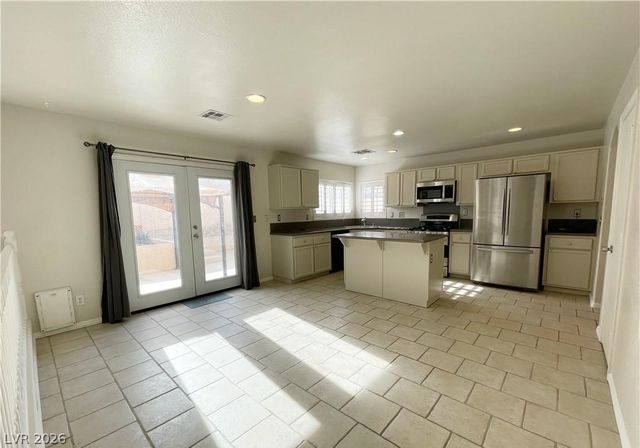 913 Dancing Rain Court, Las Vegas, NV 89183