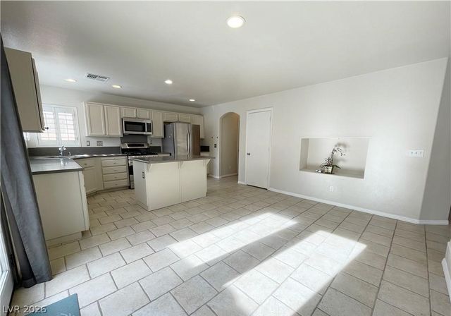 913 Dancing Rain Court, Las Vegas, NV 89183