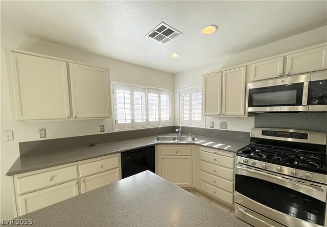 913 Dancing Rain Court, Las Vegas, NV 89183
