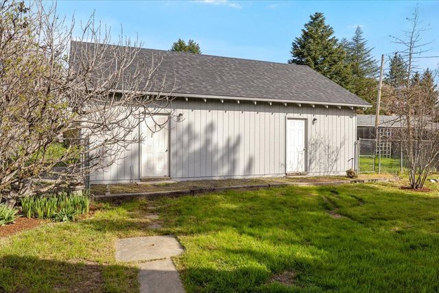 832 Wabash Avenue, Medford, OR 97504