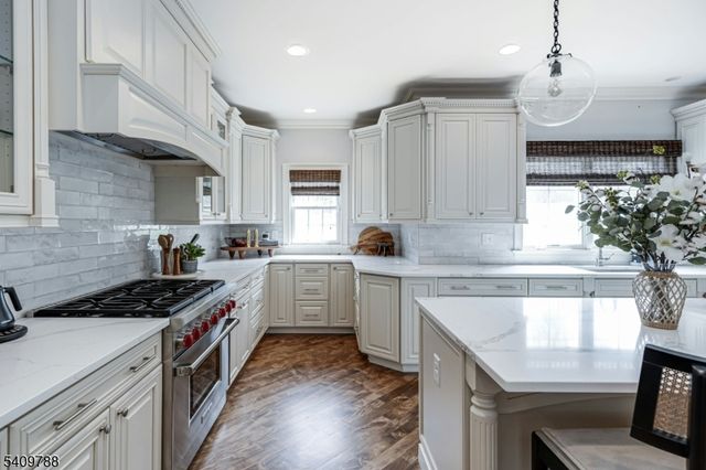 19 Carol Rd, Westfield Town, NJ 07090