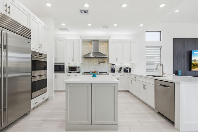 9801 Rennes Lane, Delray Beach, FL 33446