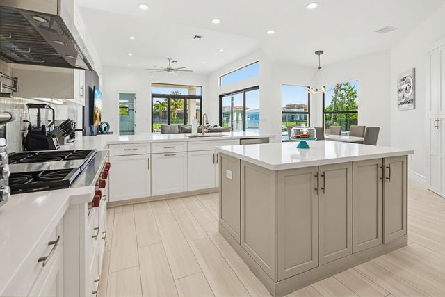 9801 Rennes Lane, Delray Beach, FL 33446