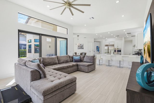 9801 Rennes Lane, Delray Beach, FL 33446