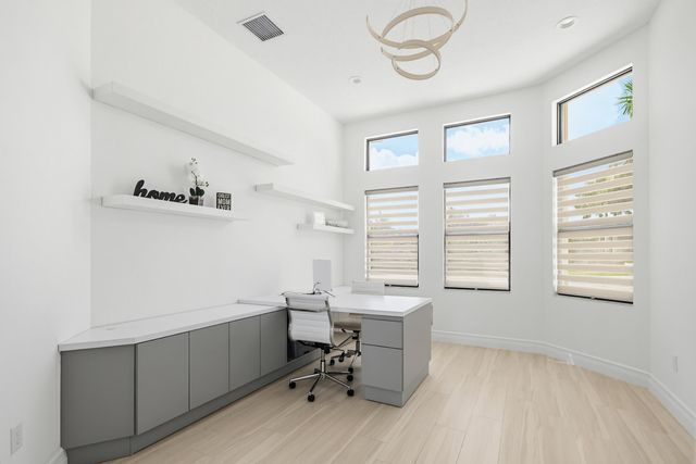 9801 Rennes Lane, Delray Beach, FL 33446