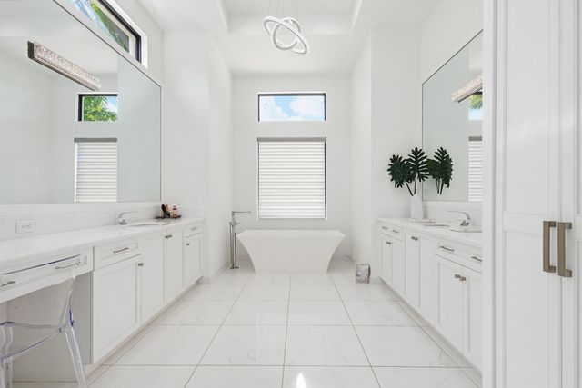 9801 Rennes Lane, Delray Beach, FL 33446