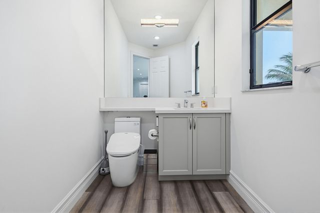 9801 Rennes Lane, Delray Beach, FL 33446