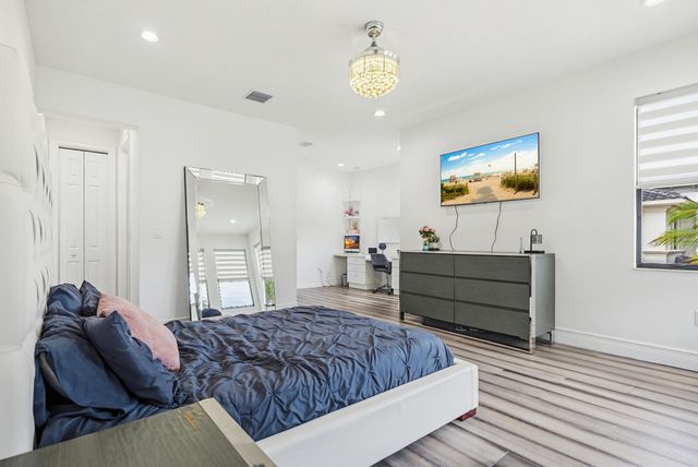 9801 Rennes Lane, Delray Beach, FL 33446