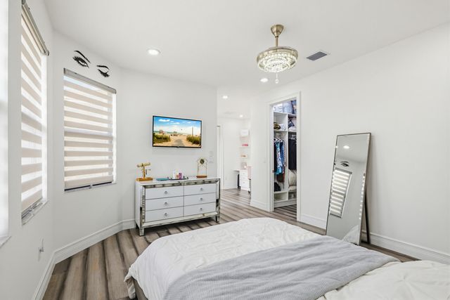 9801 Rennes Lane, Delray Beach, FL 33446