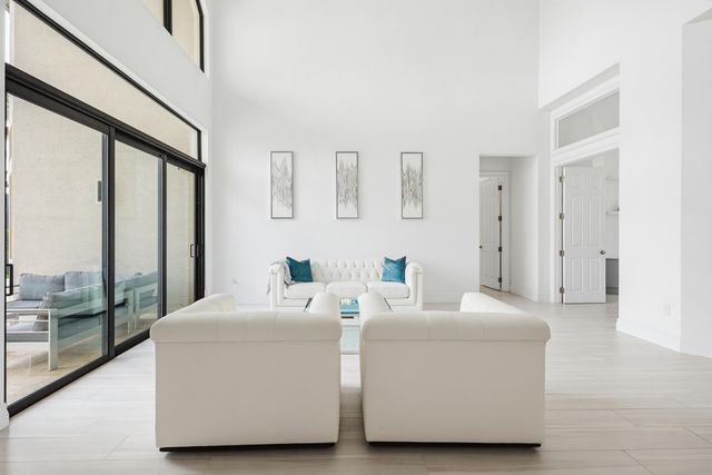 9801 Rennes Lane, Delray Beach, FL 33446